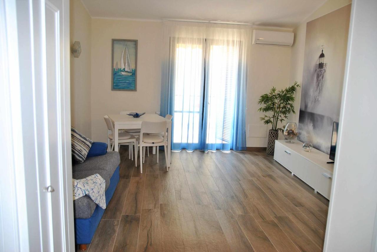 Casa Dinky Attico Con Terrazza Vista Mare Apartman Formia Kültér fotó
