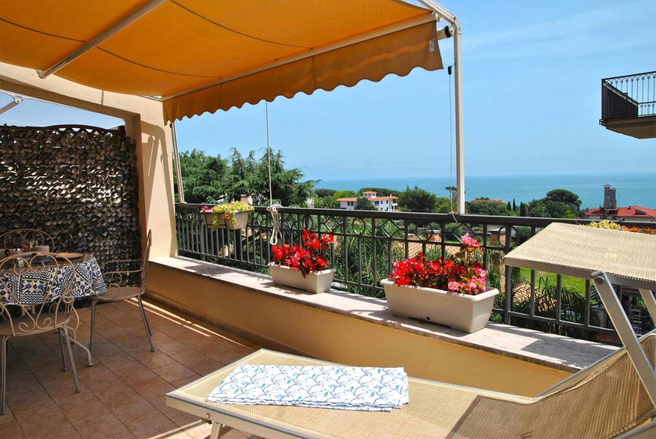 Casa Dinky Attico Con Terrazza Vista Mare Apartman Formia Kültér fotó