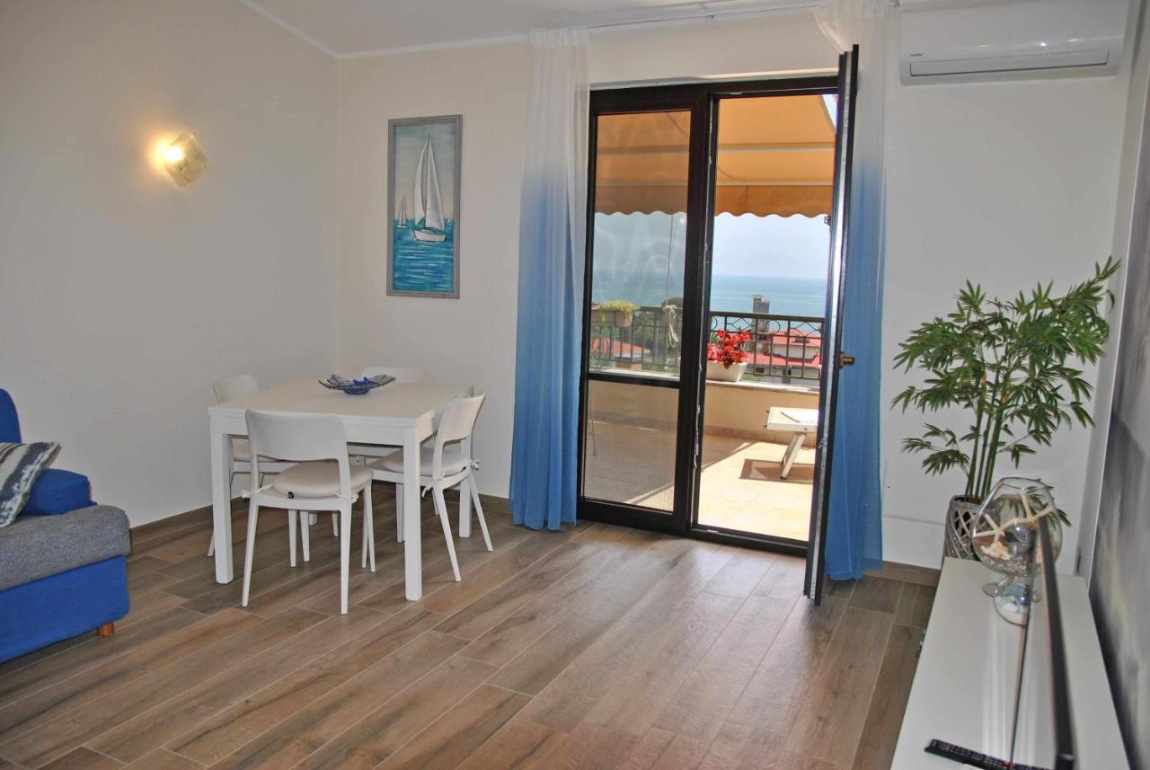 Casa Dinky Attico Con Terrazza Vista Mare Apartman Formia Kültér fotó